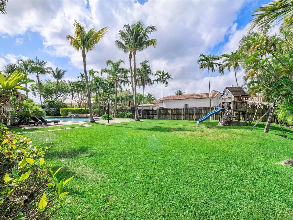 Recently Sold: $1,650,000 (4 beds, 3 baths, 3290 Square Feet)