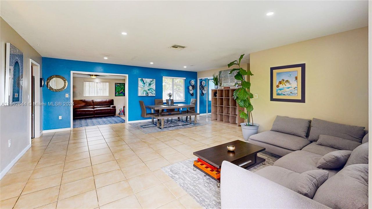 Active With Contract: $499,900 (3 beds, 2 baths, 1502 Square Feet)