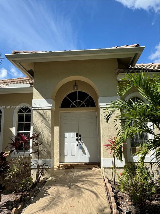 For Rent: $4,600 (4 beds, 3 baths, 2393 Square Feet)