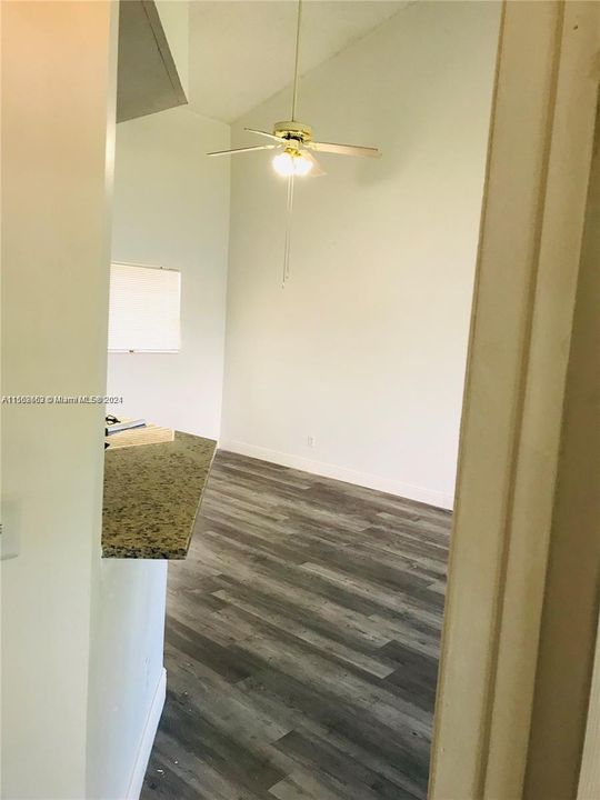 Recently Rented: $2,100 (2 beds, 2 baths, 1096 Square Feet)