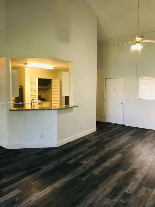 Recently Rented: $2,100 (2 beds, 2 baths, 1096 Square Feet)