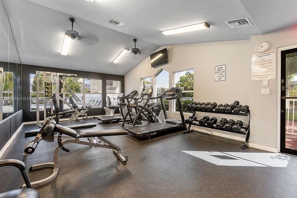 Recently Rented: $2,100 (2 beds, 2 baths, 1096 Square Feet)