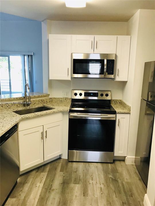 Recently Rented: $2,100 (2 beds, 2 baths, 1096 Square Feet)