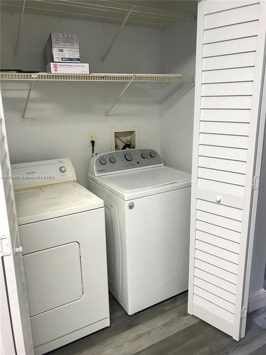 Recently Rented: $2,100 (2 beds, 2 baths, 1096 Square Feet)