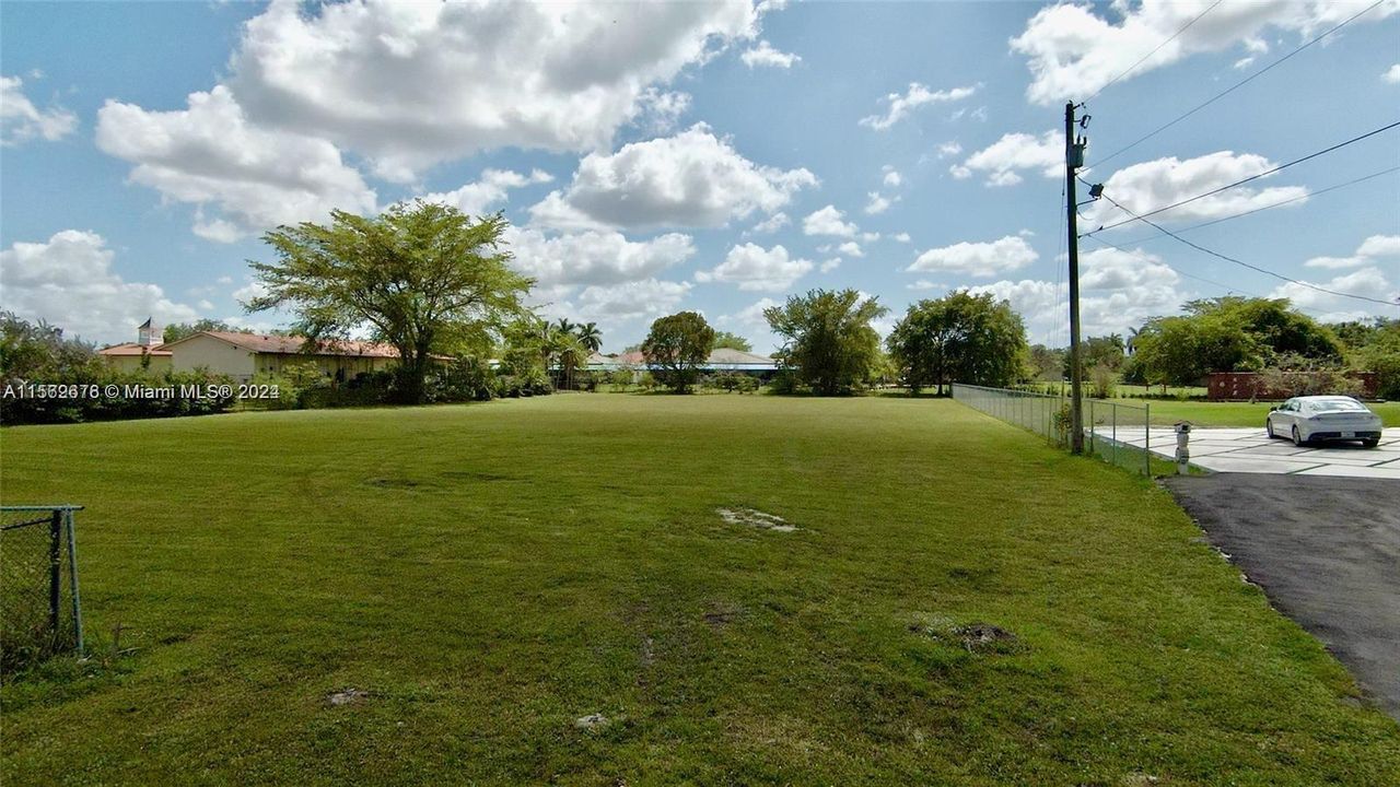 For Sale: $869,900 (1.26 acres)
