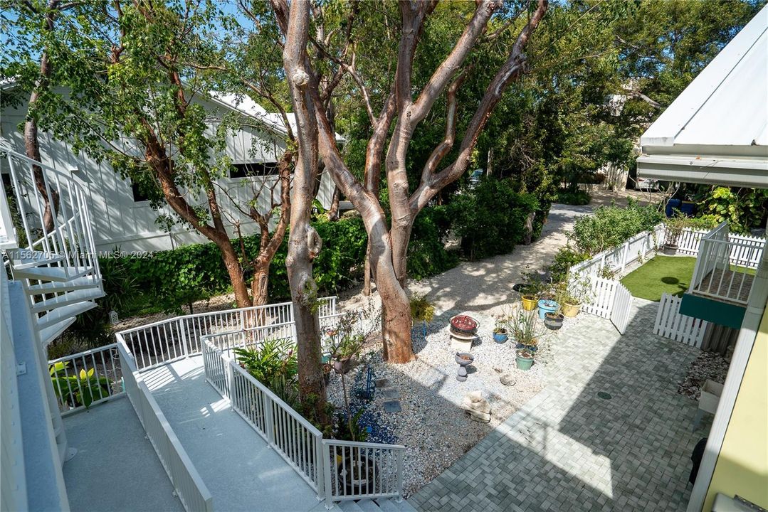 Recently Sold: $1,350,000 (3 beds, 2 baths, 1952 Square Feet)