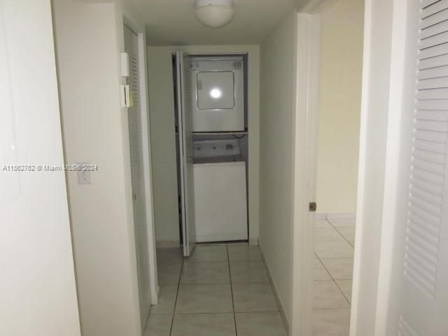 最近租的: $2,000 (1 贝兹, 1 浴室, 810 平方英尺)