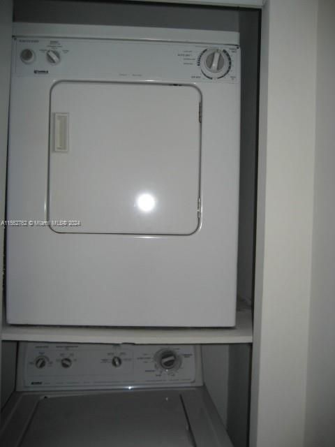 最近租的: $2,000 (1 贝兹, 1 浴室, 810 平方英尺)