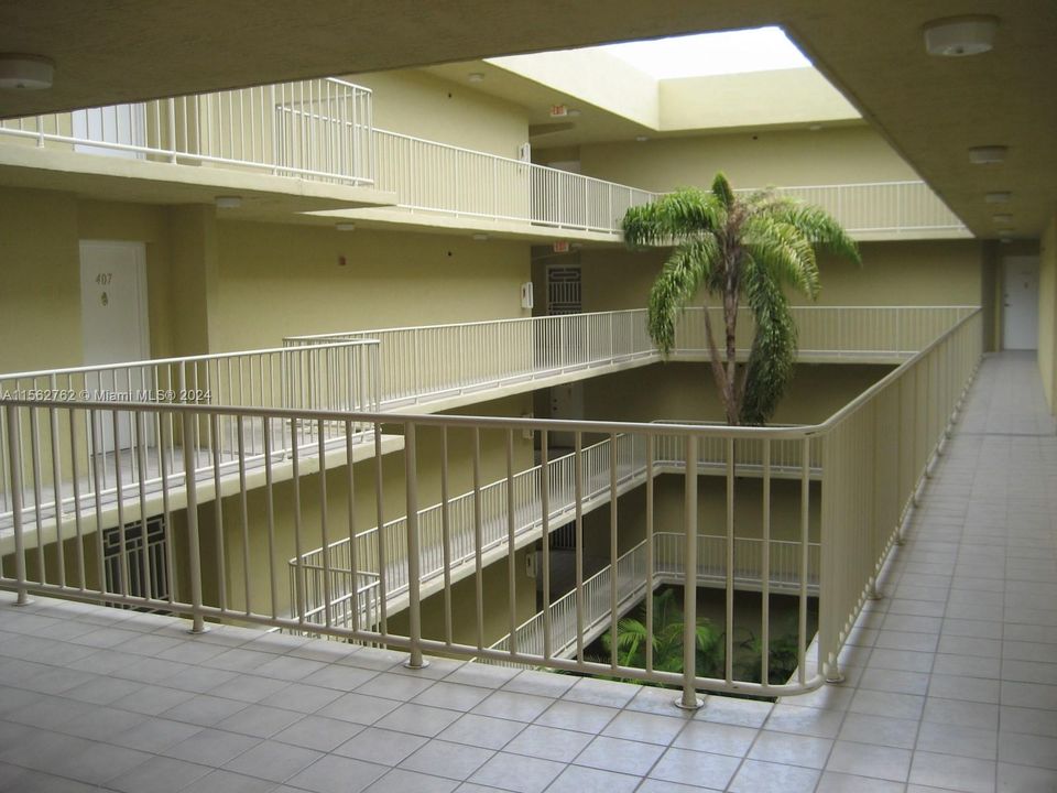 最近租的: $2,000 (1 贝兹, 1 浴室, 810 平方英尺)