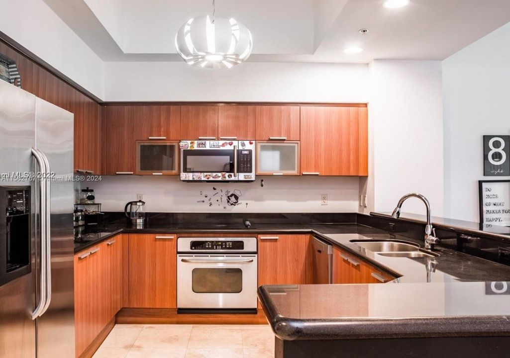 Recently Rented: $3,000 (2 beds, 2 baths, 1603 Square Feet)