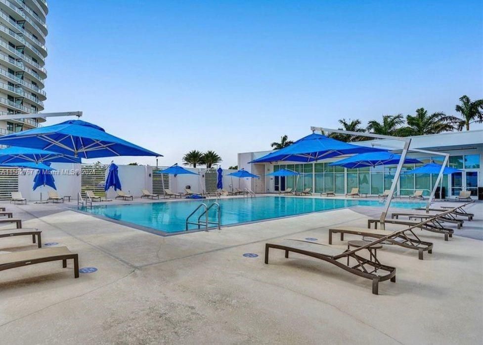 Recently Rented: $3,000 (2 beds, 2 baths, 1603 Square Feet)