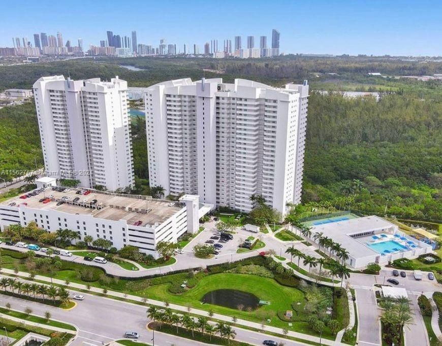 Recently Rented: $3,000 (2 beds, 2 baths, 1603 Square Feet)