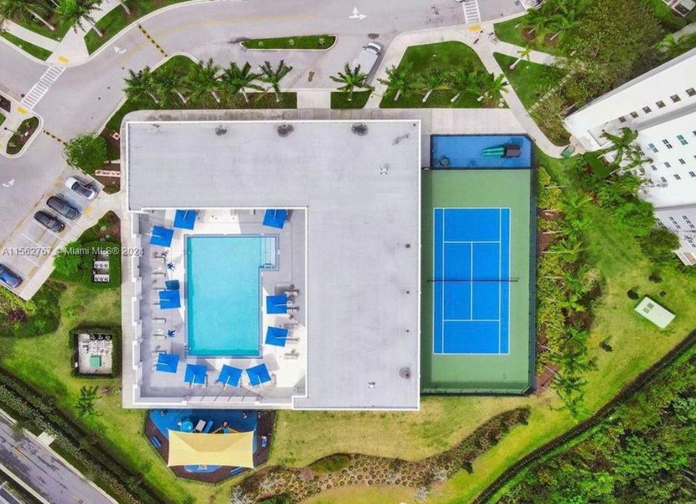 Recently Rented: $3,000 (2 beds, 2 baths, 1603 Square Feet)