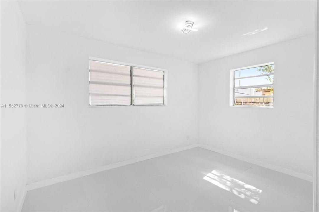 Active With Contract: $469,000 (3 beds, 2 baths, 1365 Square Feet)