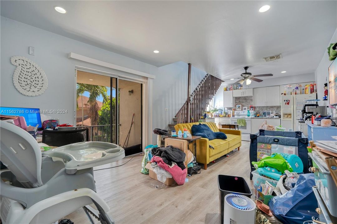 Recently Rented: $1,750 (1 beds, 1 baths, 635 Square Feet)