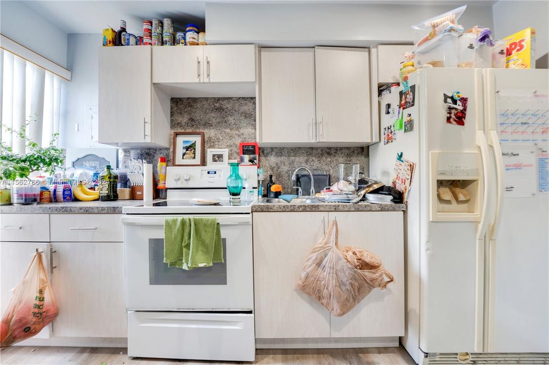 Recently Rented: $1,750 (1 beds, 1 baths, 635 Square Feet)