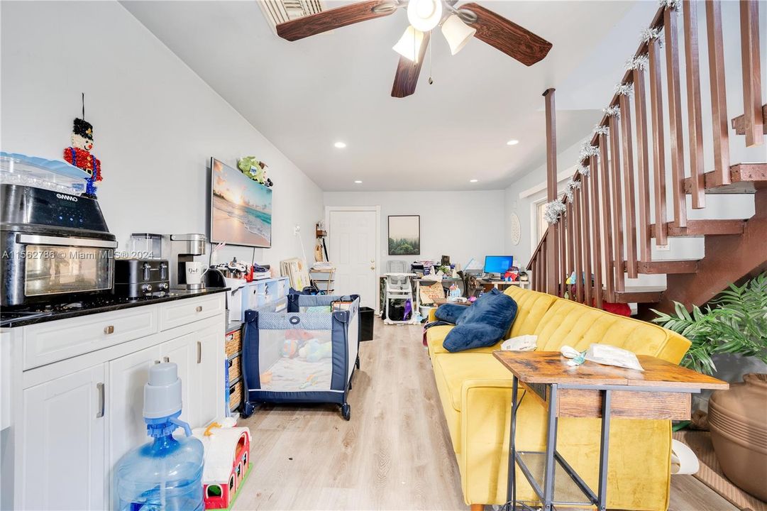 Recently Rented: $1,750 (1 beds, 1 baths, 635 Square Feet)