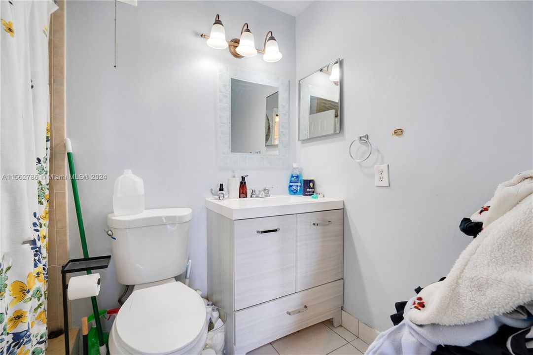 Recently Rented: $1,750 (1 beds, 1 baths, 635 Square Feet)