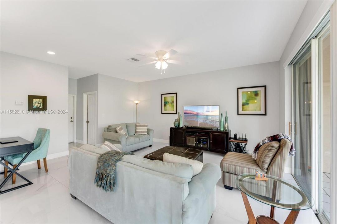 Active With Contract: $750,000 (4 beds, 2 baths, 2885 Square Feet)