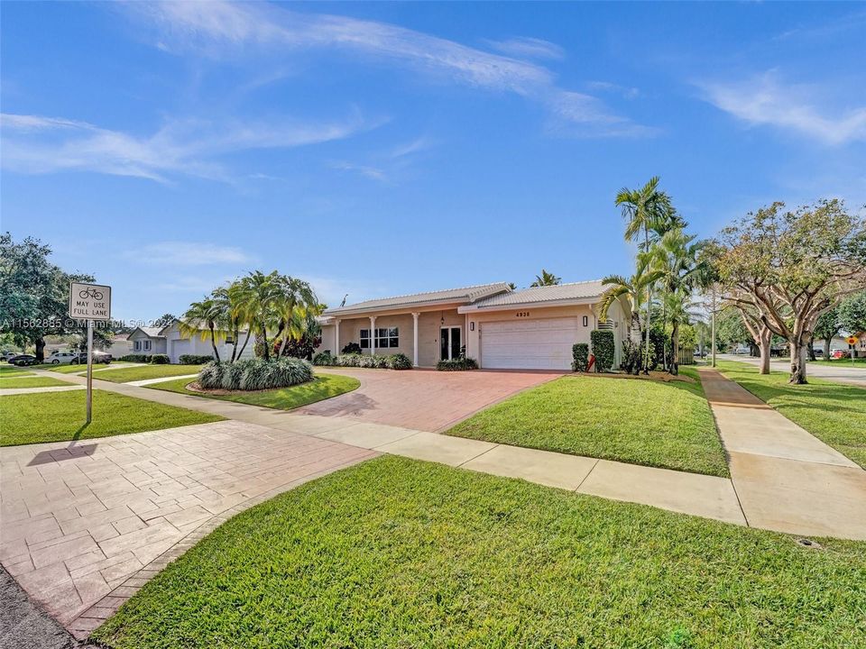 Active With Contract: $1,250,000 (4 beds, 3 baths, 0 Square Feet)