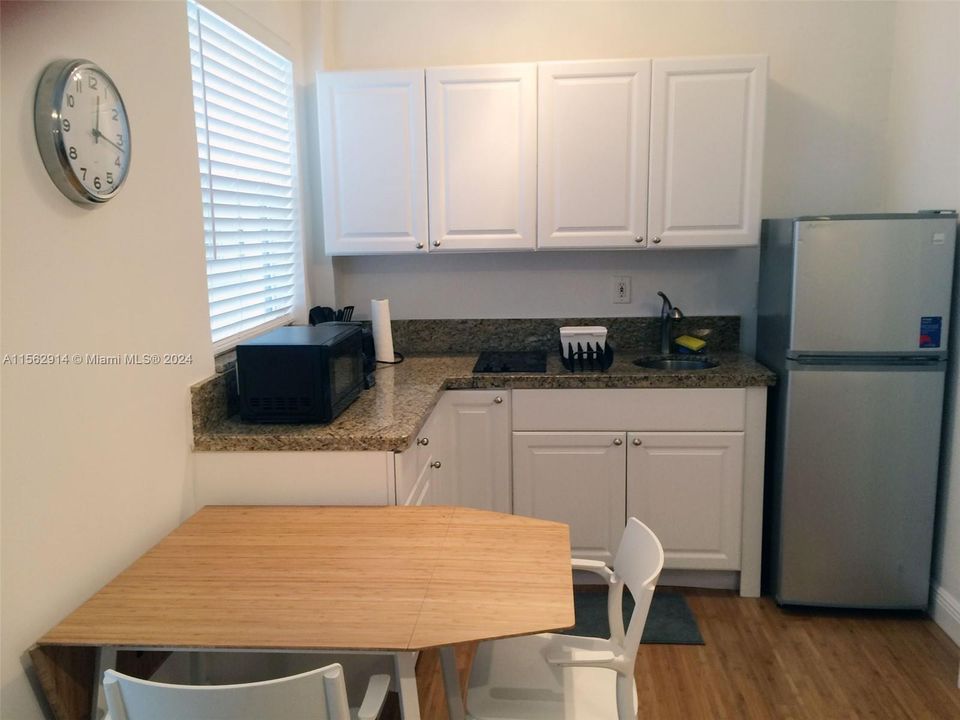 Recently Rented: $1,600 (0 beds, 1 baths, 290 Square Feet)