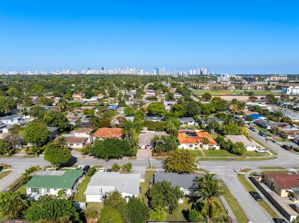 Active With Contract: $1,799,888 (5 beds, 4 baths, 3286 Square Feet)