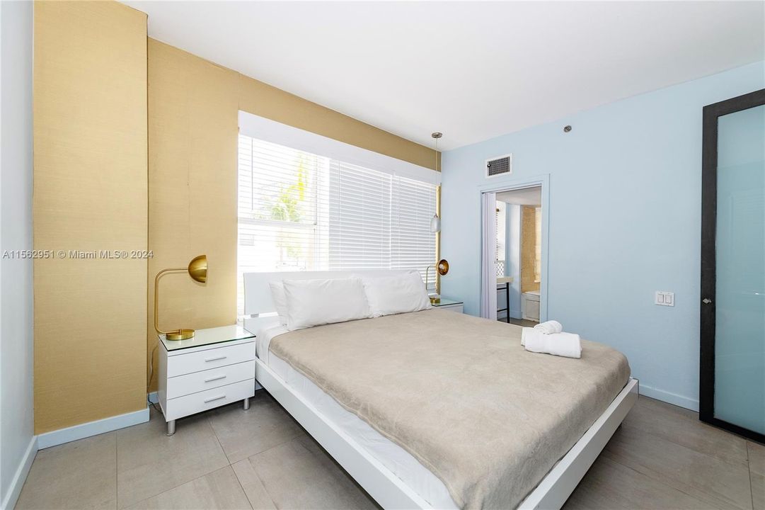 For Sale: $395,000 (1 beds, 1 baths, 620 Square Feet)
