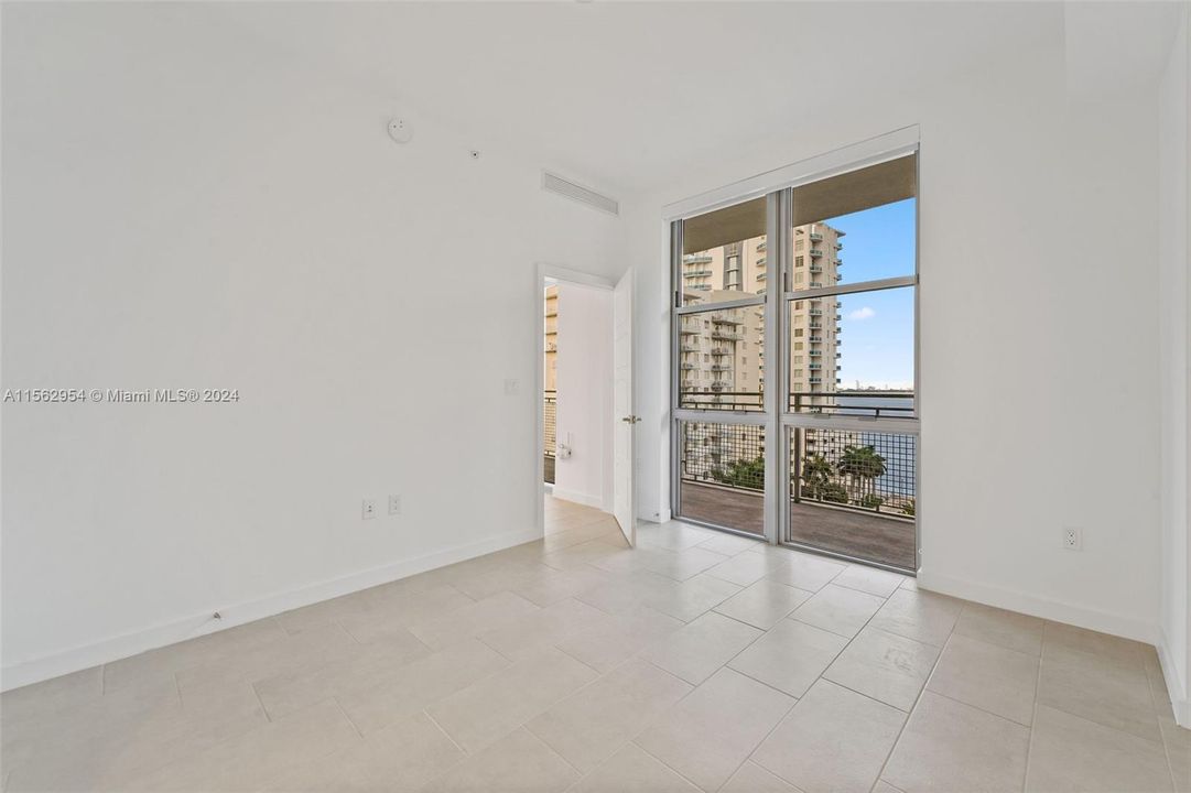 Active With Contract: $4,386 (2 beds, 2 baths, 1078 Square Feet)