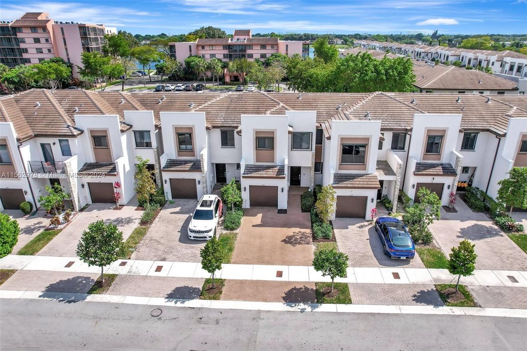 Recently Sold: $535,950 (3 beds, 2 baths, 1478 Square Feet)