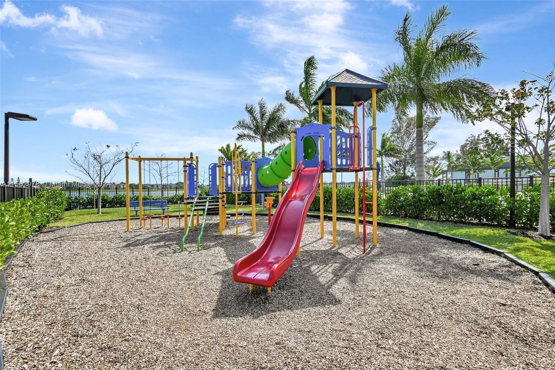 Recently Sold: $535,950 (3 beds, 2 baths, 1478 Square Feet)