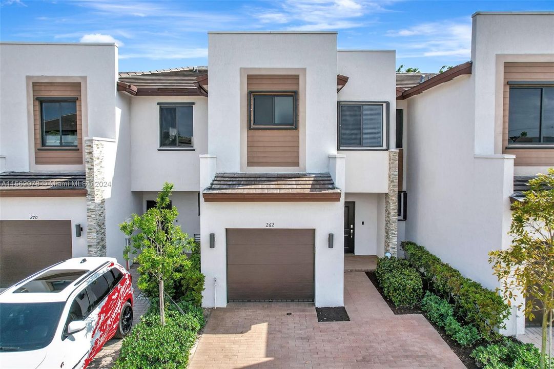 Recently Sold: $535,950 (3 beds, 2 baths, 1478 Square Feet)