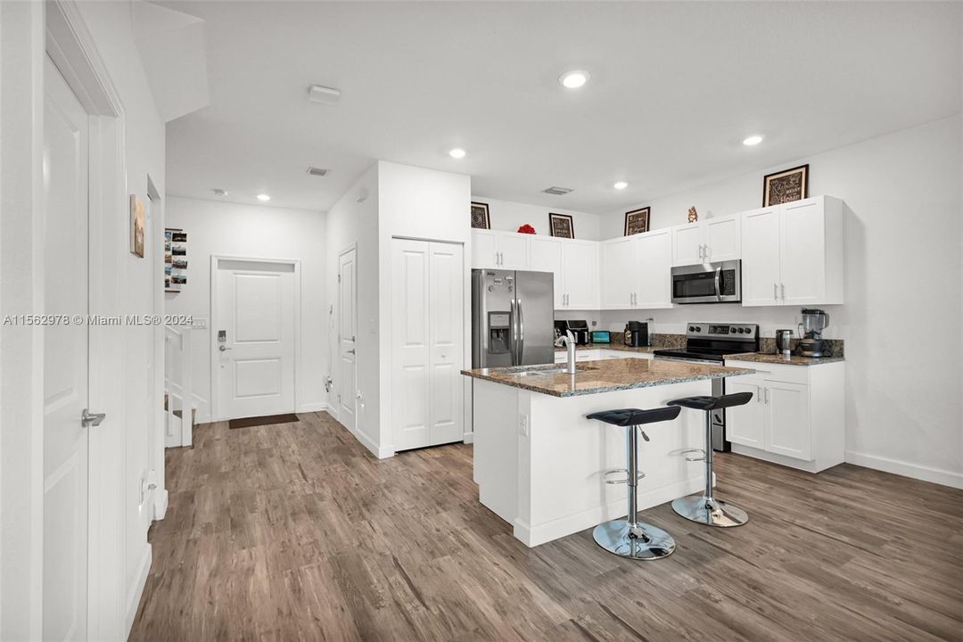 Recently Sold: $535,950 (3 beds, 2 baths, 1478 Square Feet)