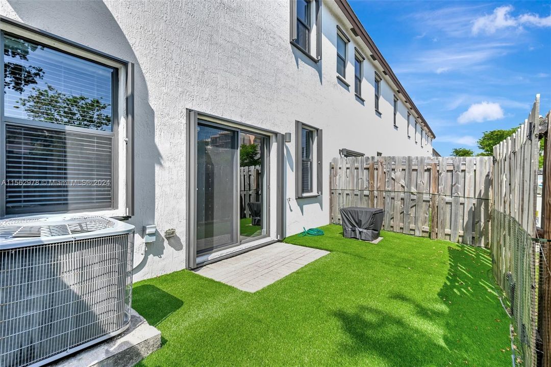 Recently Sold: $535,950 (3 beds, 2 baths, 1478 Square Feet)