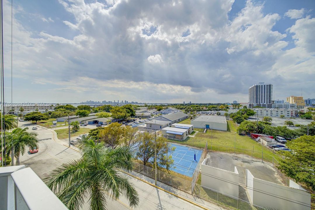 Recently Rented: $2,350 (1 beds, 1 baths, 800 Square Feet)