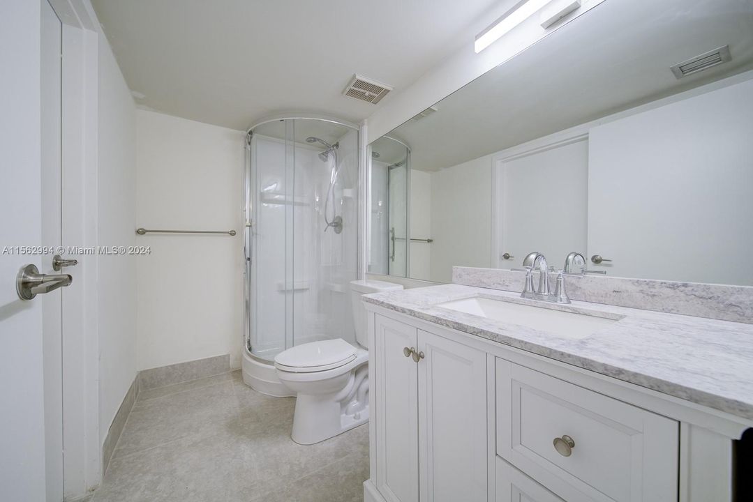 Recently Rented: $2,350 (1 beds, 1 baths, 800 Square Feet)