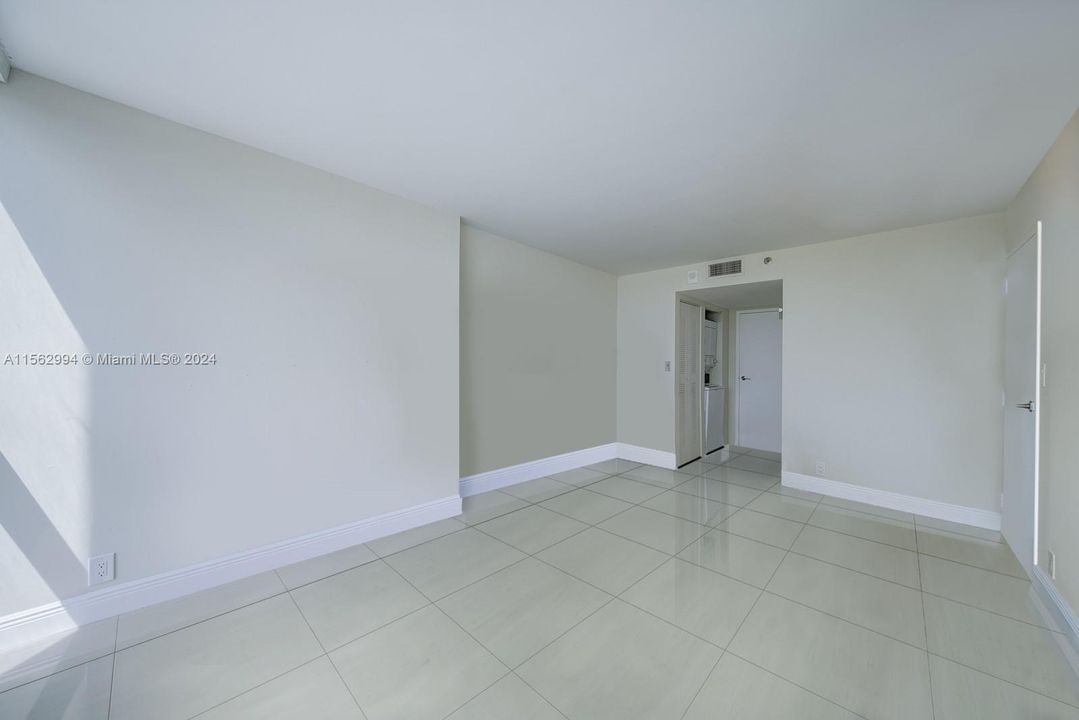 Recently Rented: $2,350 (1 beds, 1 baths, 800 Square Feet)