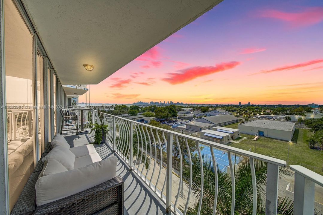 Recently Rented: $2,350 (1 beds, 1 baths, 800 Square Feet)