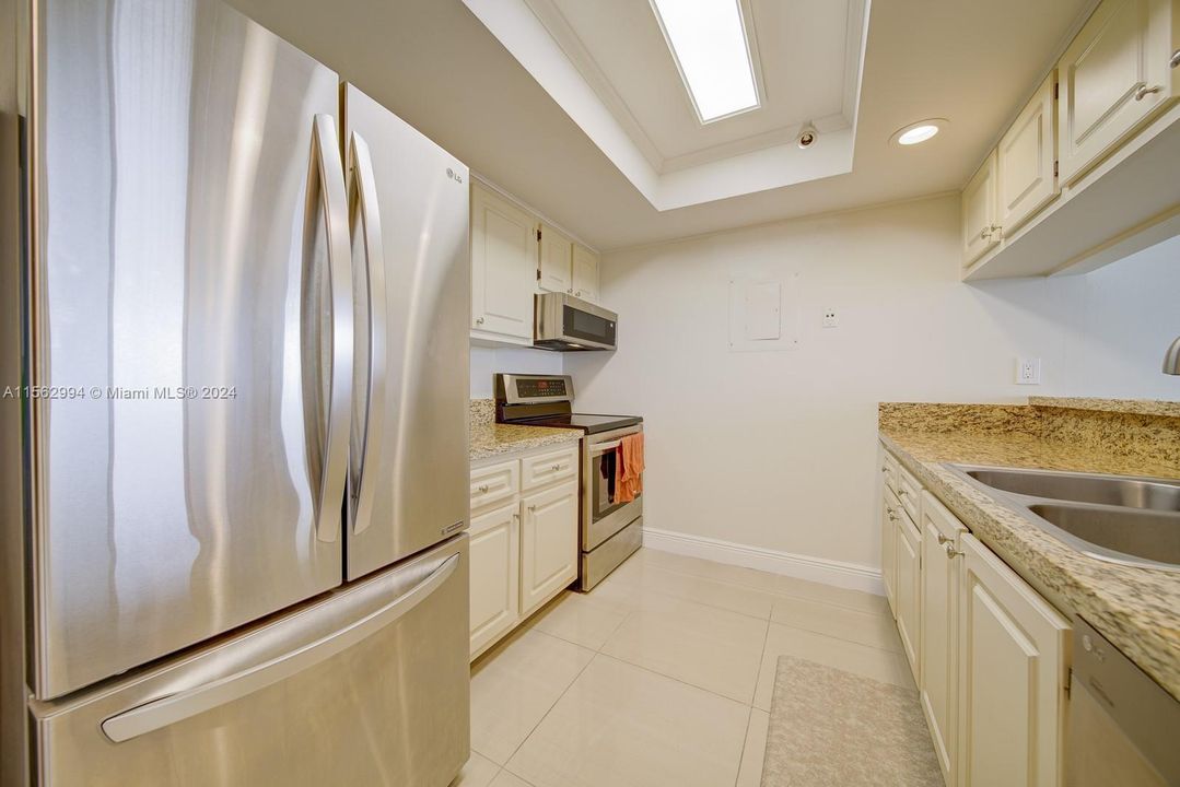 Recently Rented: $2,350 (1 beds, 1 baths, 800 Square Feet)