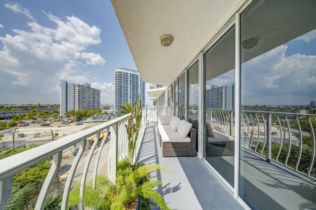 Recently Rented: $2,350 (1 beds, 1 baths, 800 Square Feet)