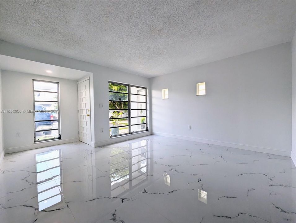 Vendido Recientemente: $460,000 (2 camas, 1 baños, 1169 Pies cuadrados)