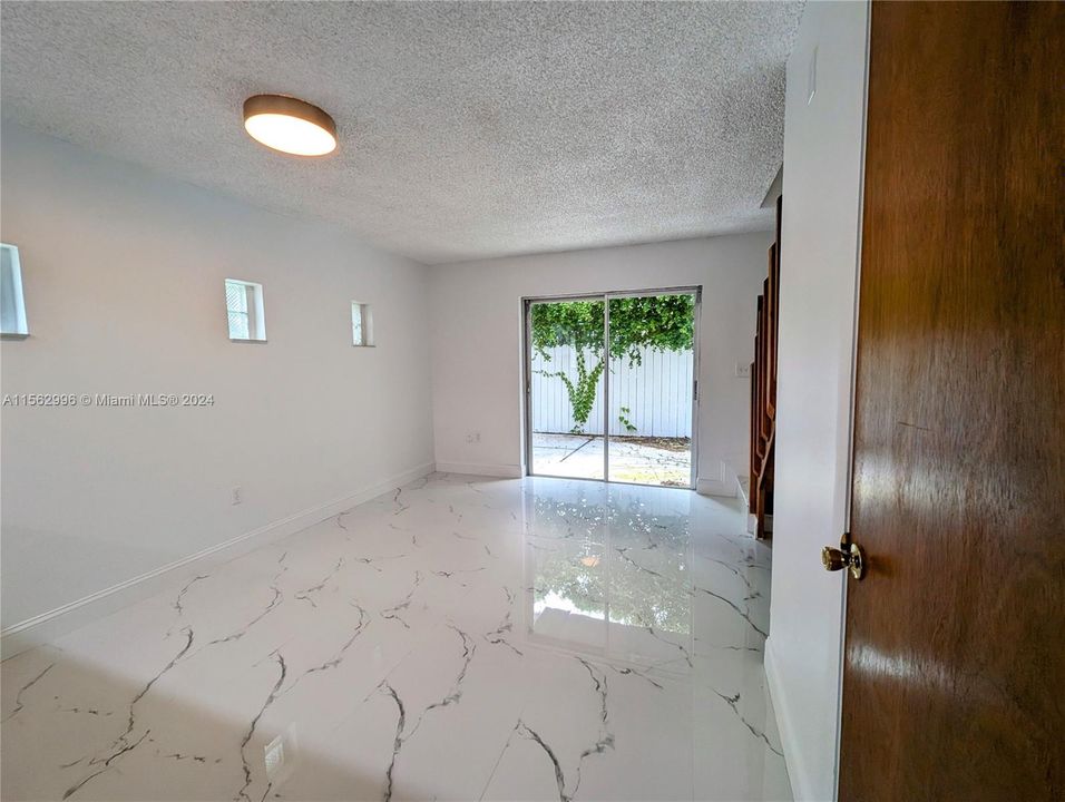 Vendido Recientemente: $460,000 (2 camas, 1 baños, 1169 Pies cuadrados)