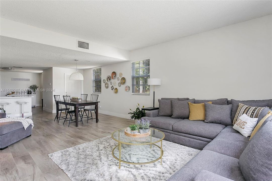 Active With Contract: $588,000 (3 beds, 2 baths, 1456 Square Feet)