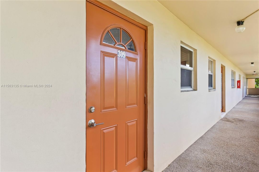 For Sale: $150,000 (2 beds, 2 baths, 850 Square Feet)