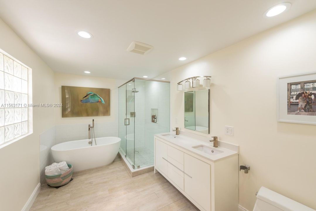 Active With Contract: $1,849,000 (3 beds, 2 baths, 1805 Square Feet)