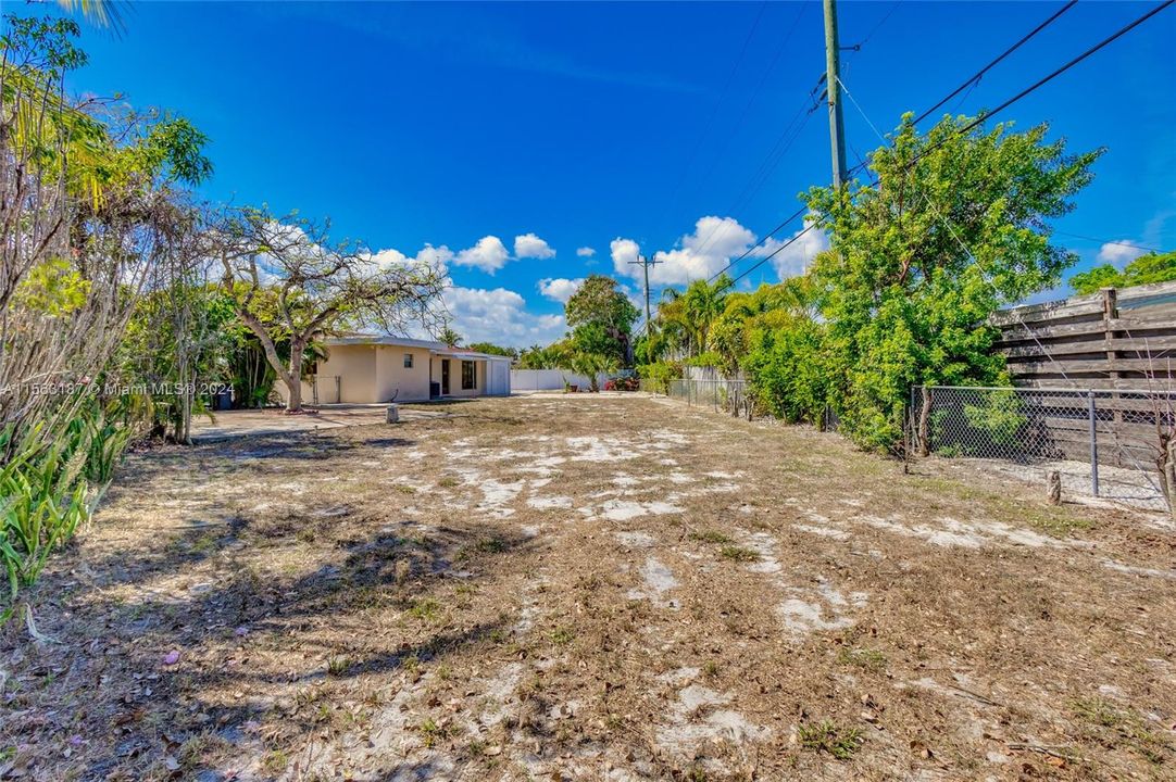 Active With Contract: $1,025,000 (3 beds, 2 baths, 1134 Square Feet)