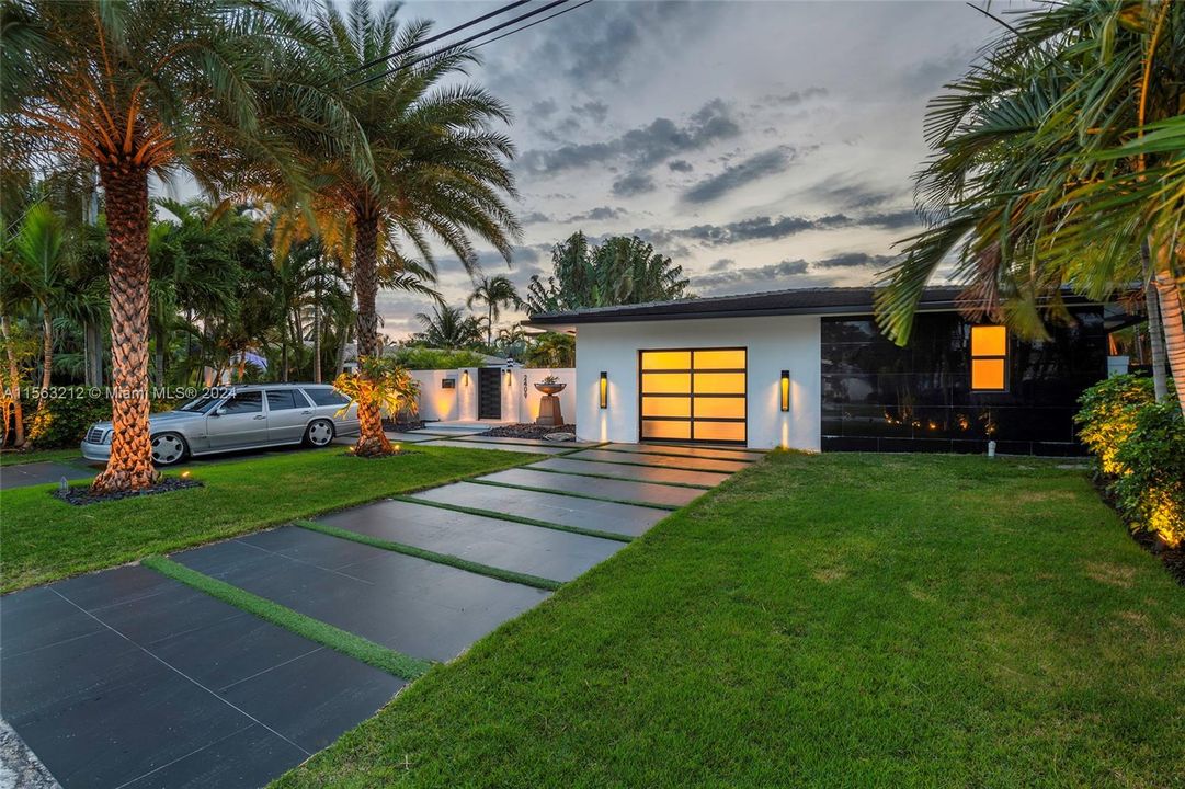 Recently Sold: $1,495,000 (3 beds, 3 baths, 1882 Square Feet)