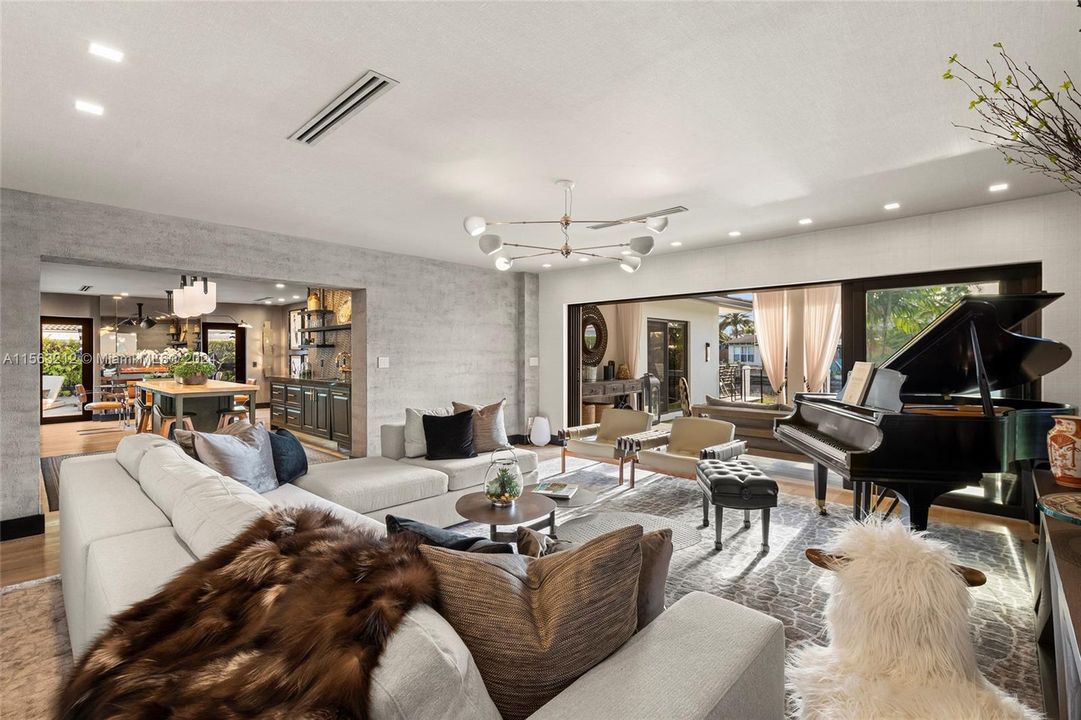 Recently Sold: $1,495,000 (3 beds, 3 baths, 1882 Square Feet)