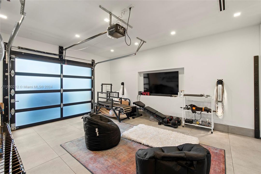 Recently Sold: $1,495,000 (3 beds, 3 baths, 1882 Square Feet)