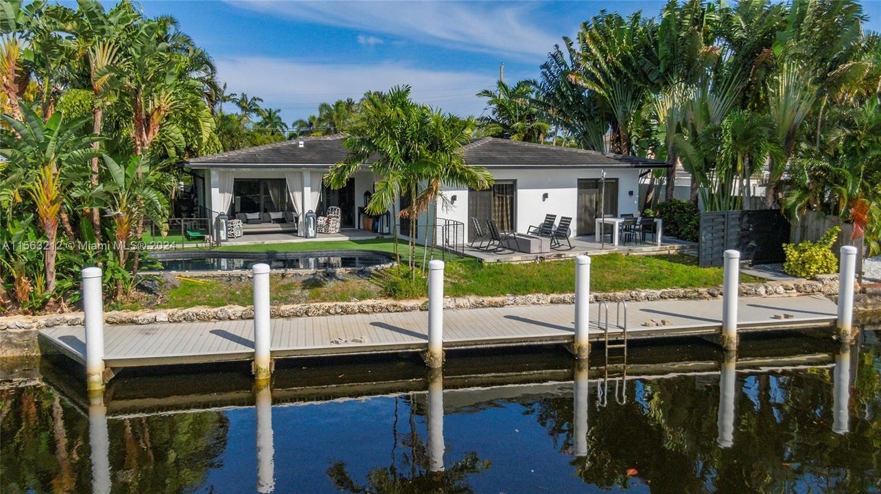 Recently Sold: $1,495,000 (3 beds, 3 baths, 1882 Square Feet)