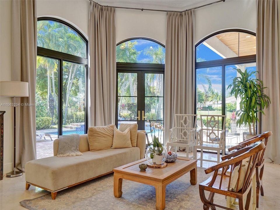 Recently Sold: $2,675,000 (5 beds, 4 baths, 4316 Square Feet)